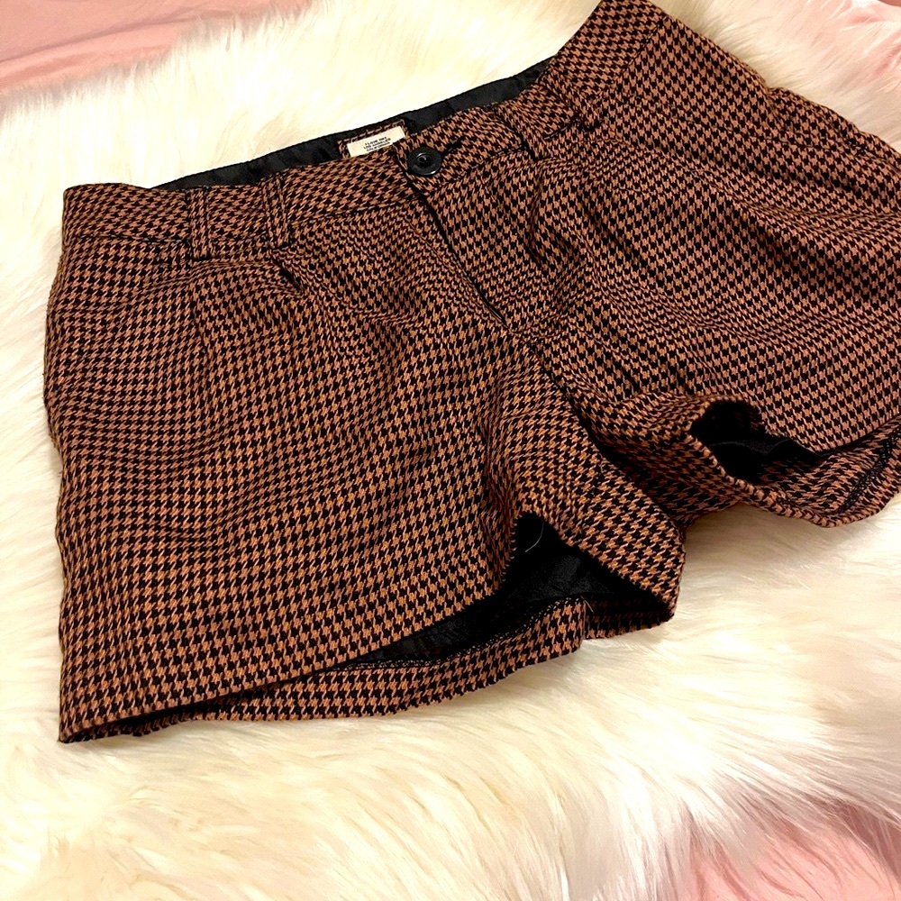 Forever 21 Houndstooth Shorts (perfect for fall weather layering 🌾🍁🍂🍃)